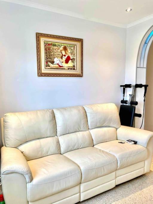 Shared Apartment! Piso Compartido! Общая Квартира! Sevilla Exterior foto